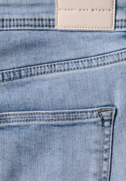 Straight Legs jeans