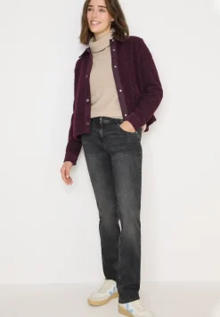 Straight Legs jeans