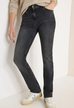 Straight Legs jeans