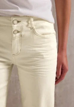 Straight Legs jeans