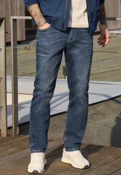 Straight Legs jeans in regular fit