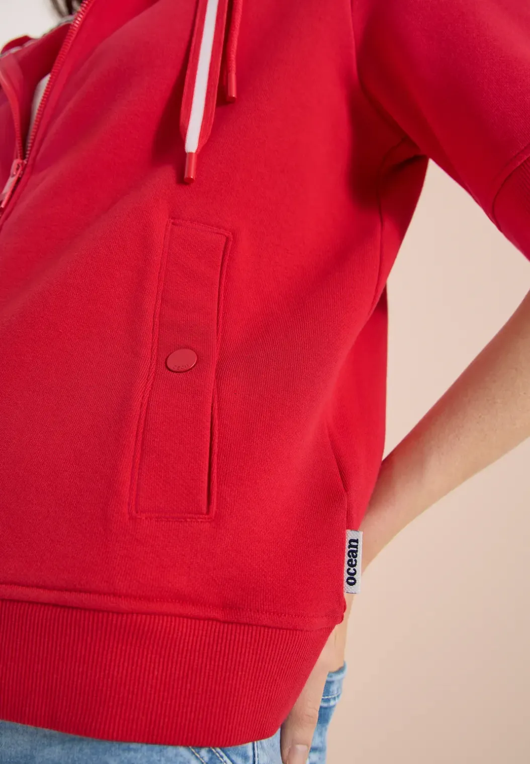 Sweaterjack met korte mouwen en capuchon