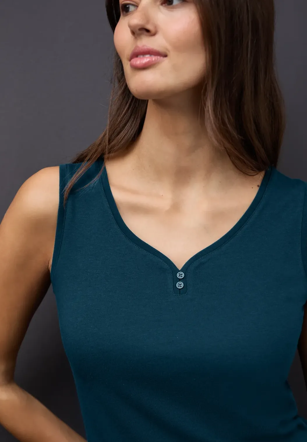 Top met knoopdetail