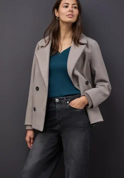 Top met knoopdetail