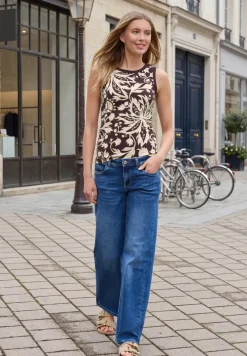 Top met ronde hals en knoopdetail