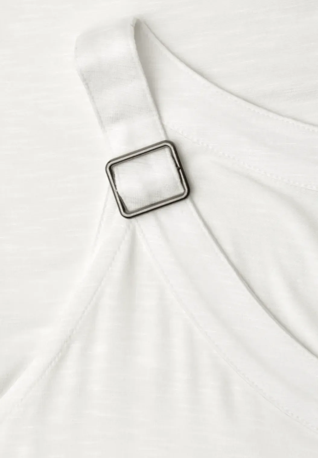 Top met V-hals en decoratief detail