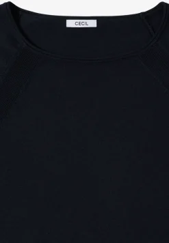 Trui met structuurdetails
