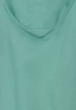 T-shirt blouse