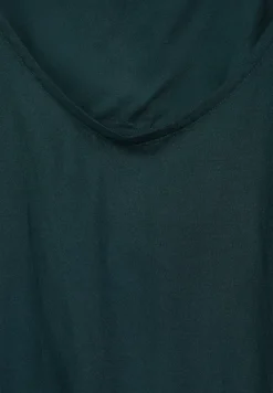 T-shirt blouse