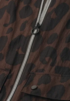 Vest met opstaande kraag en leopatroon