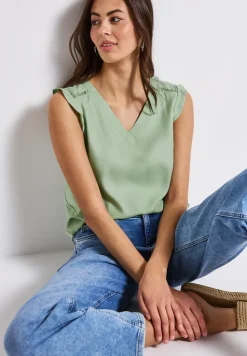 V-hals top met gehaakte details