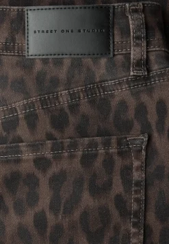 Wide Leg Leo Jeans