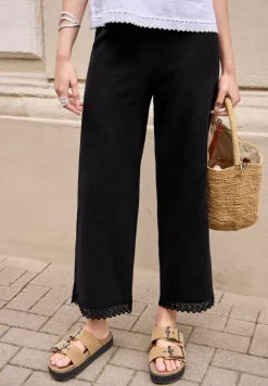Wide Legs broek met gehaakt detail