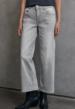 Wide Legs Jeans