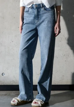 Wide Legs Jeans